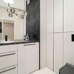 Modern With Parking & Balcony Remote Work Malta Area By Renters Prestige Apartment